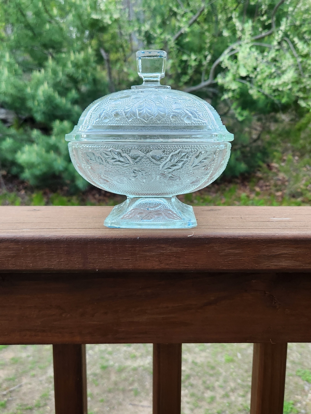 Vintage Jeannette Glass Acorn And Oak Leaf Square Candy Dish W/ Lid - Picture 3 of 16